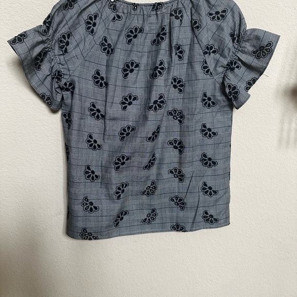 Ann Taylor Black and White Embroidered Blouse - Picture 3 of 7